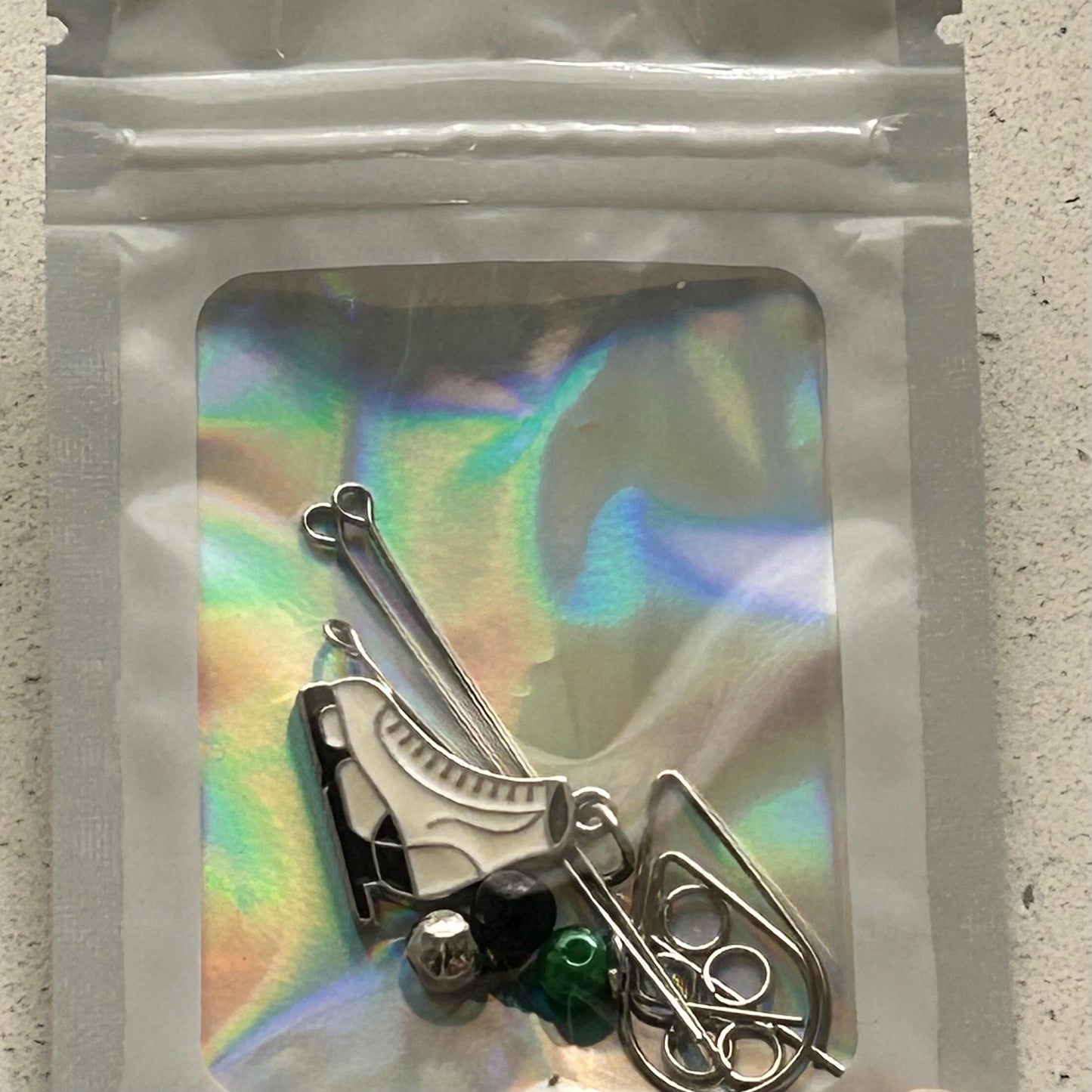 DIY Ice Skate Charm Kit, Holiday Craft Kit, Christmas Ornament DIY, Fun Winter Craft, Handmade Ice Skate Pendant, Easy DIY Gift Idea