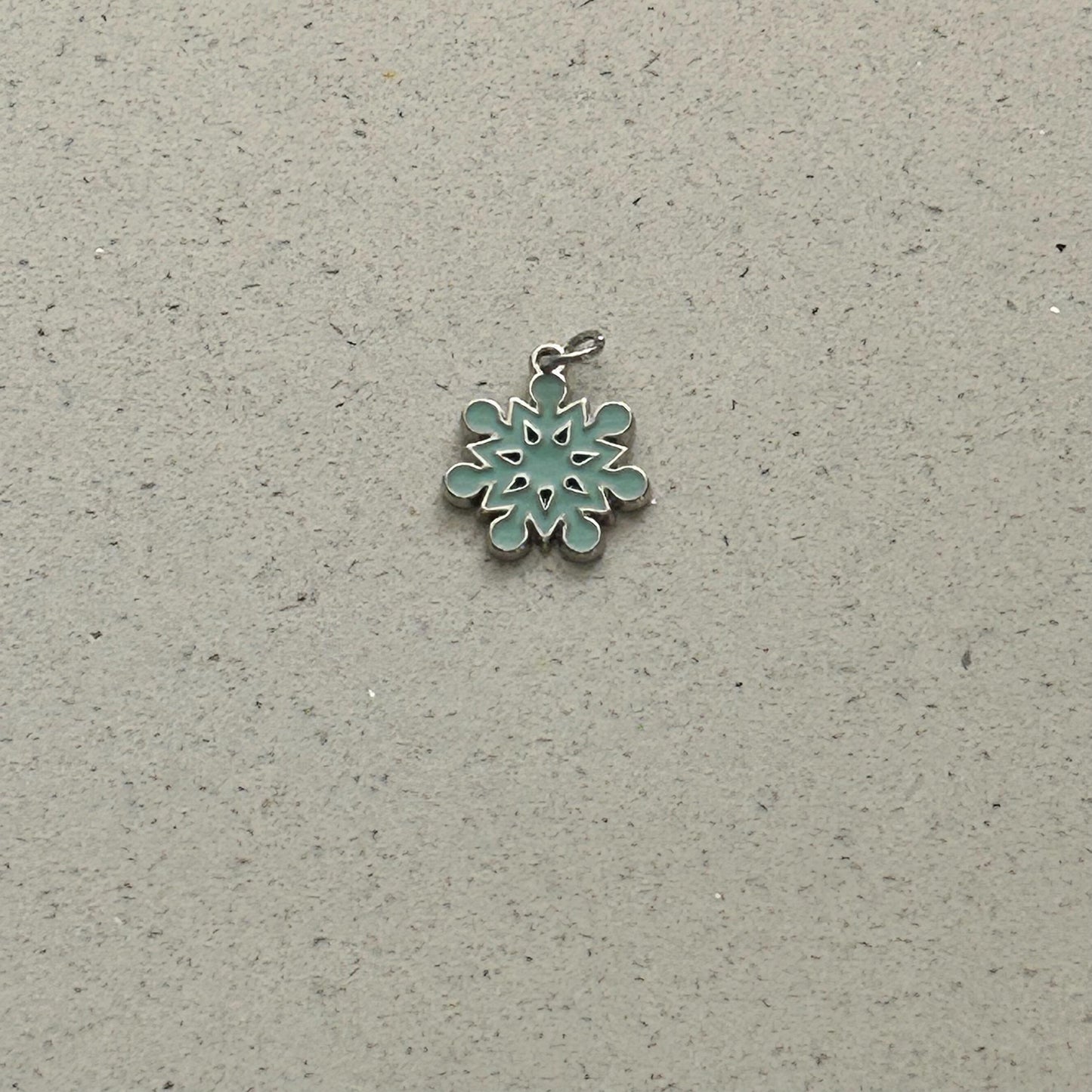 DIY Light Blue Snowflake Charm Kit – Winter Planner Charms, Journal Decorations, Craft Supplies for Holiday, Customizable Snowflake Charms