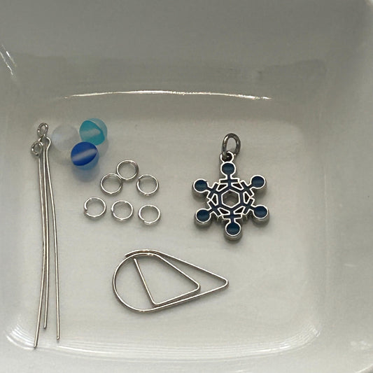 DIY Blue & Black Snowflake Charm Kit – Winter Planner Charms, Journal Decorations, Craft Supplies for Holiday, Customizable Snowflake Charms