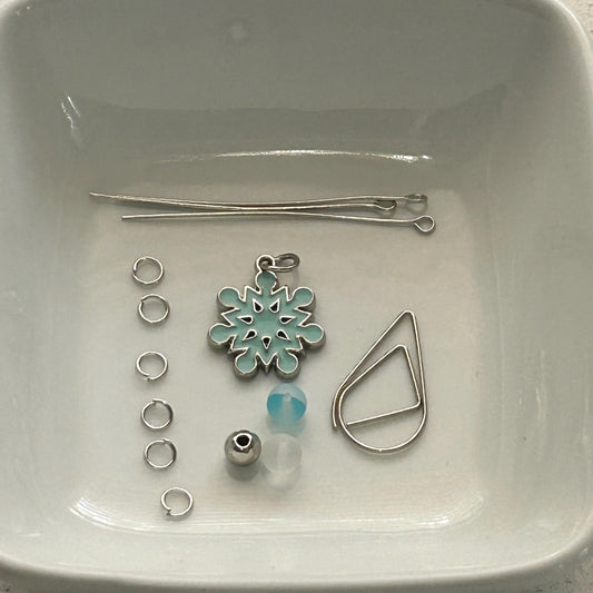 DIY Light Blue Snowflake Charm Kit – Winter Planner Charms, Journal Decorations, Craft Supplies for Holiday, Customizable Snowflake Charms