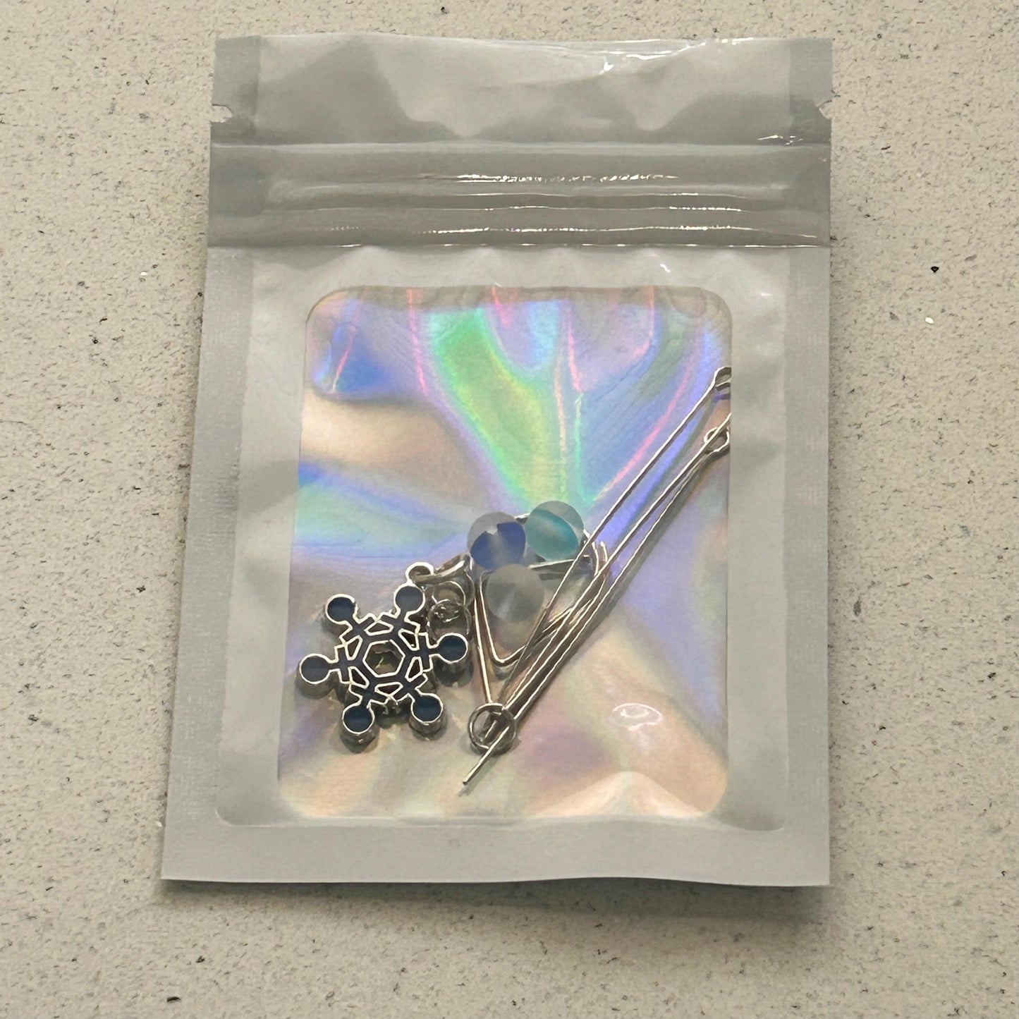 DIY Blue & Black Snowflake Charm Kit – Winter Planner Charms, Journal Decorations, Craft Supplies for Holiday, Customizable Snowflake Charms