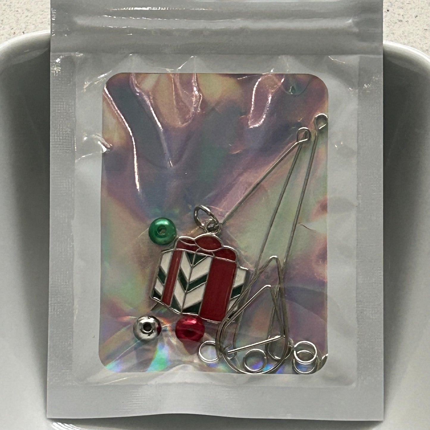 DIY Christmas Present Charm Kit, Holiday Craft Kit, Festive Ornament, Handmade Christmas Gift, Easy DIY Holiday Project, Cute Pendant