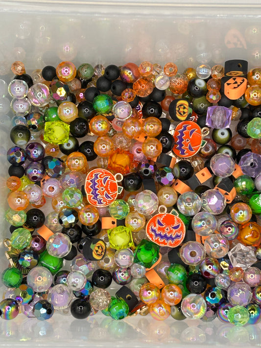 Spooktacular bead mix – for Halloween creations