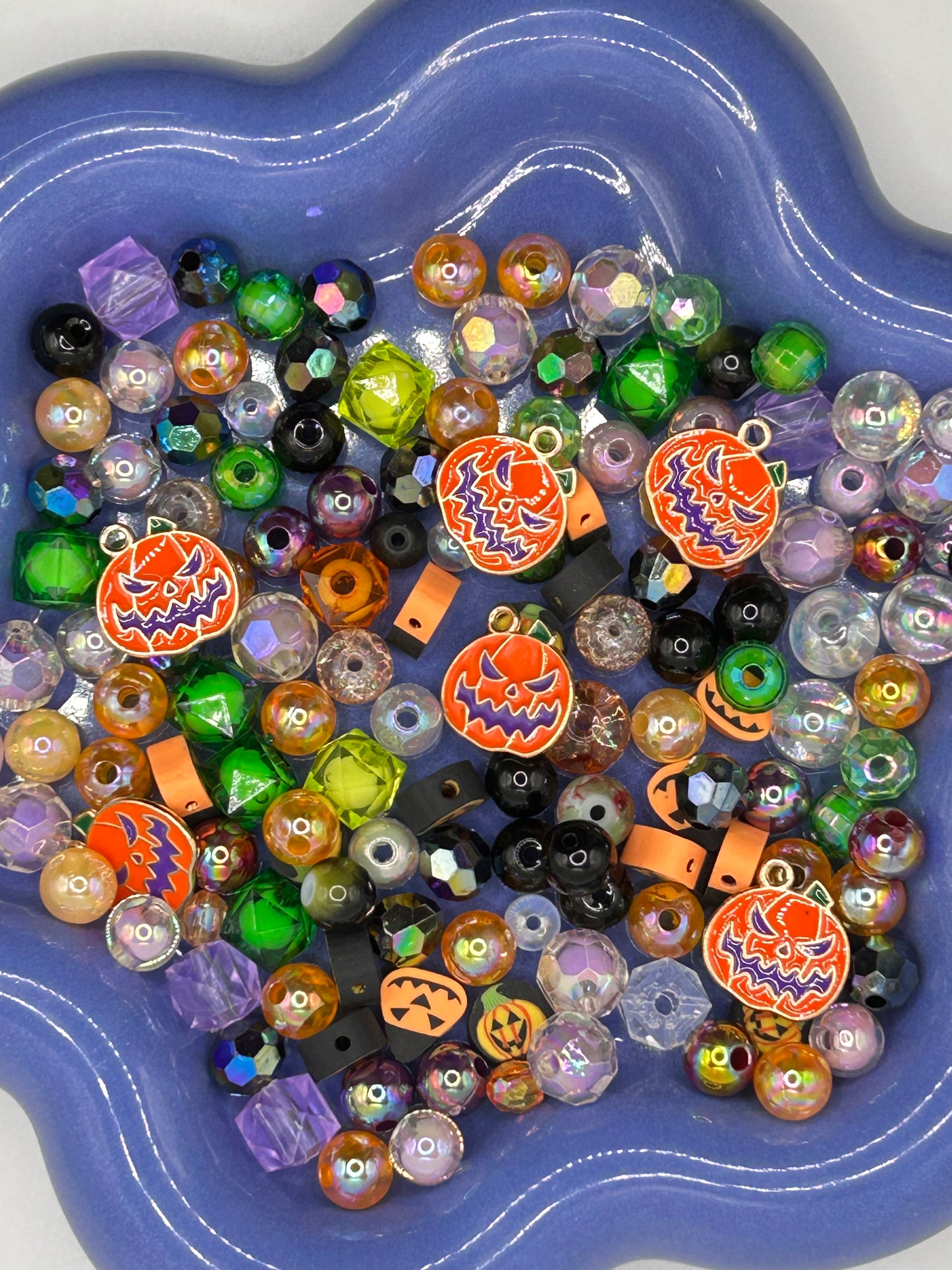 Spooktacular bead mix – for Halloween creations