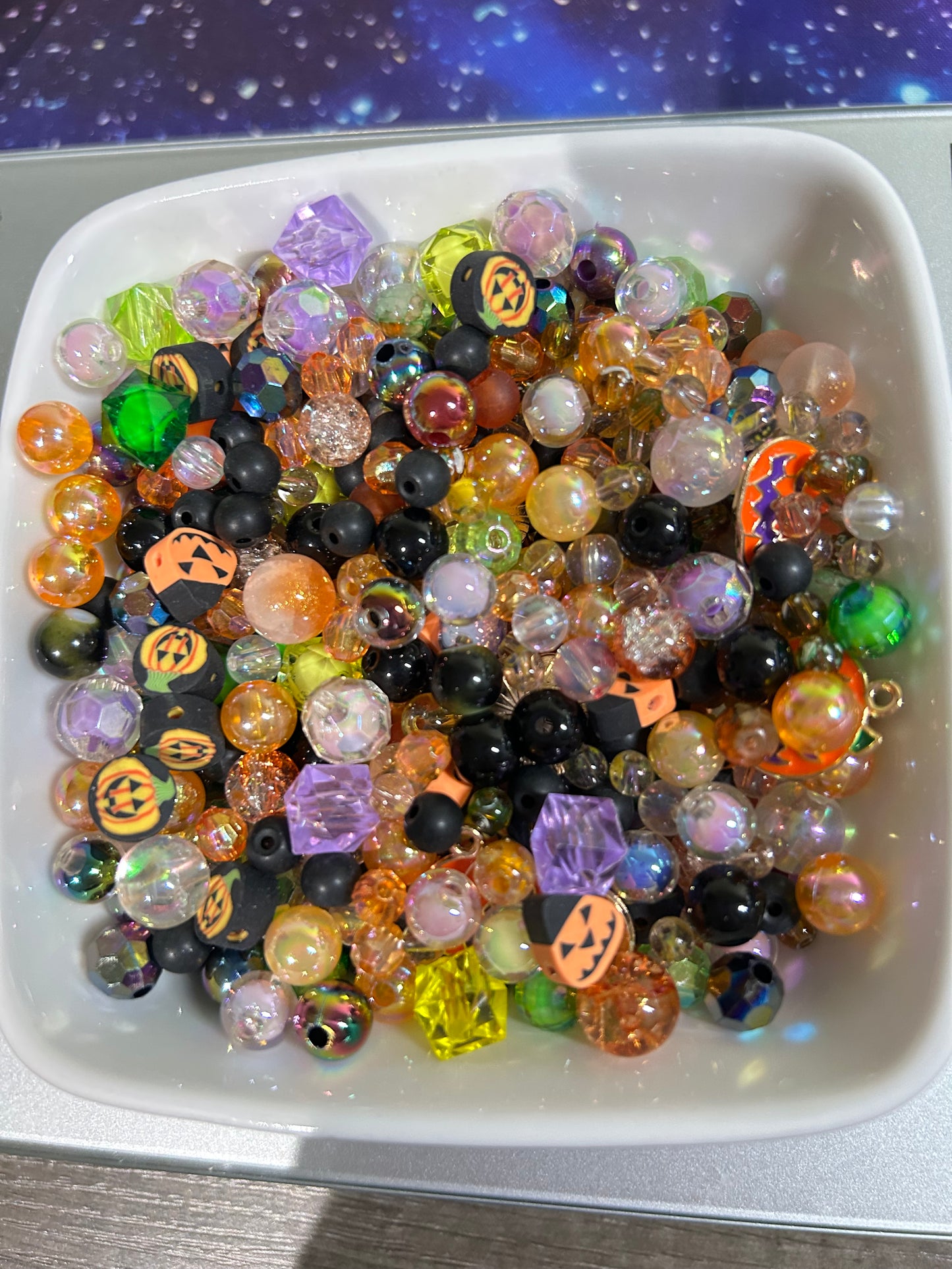 Spooktacular bead mix – for Halloween creations